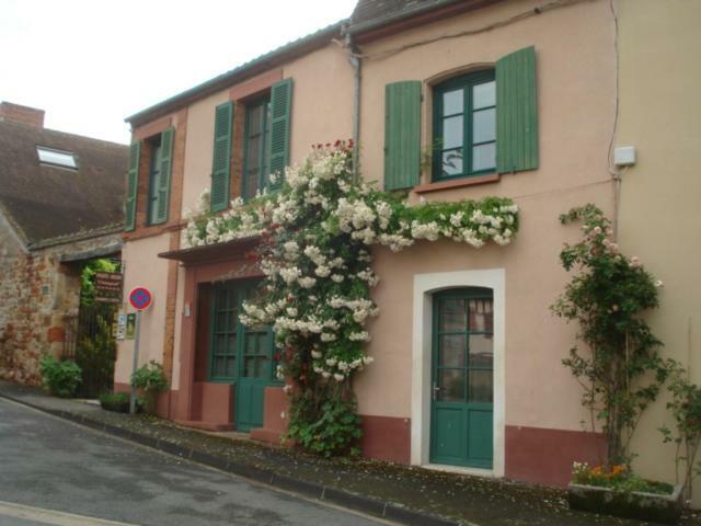 HérissonSaint Sauveur住宿加早餐旅馆 外观 照片